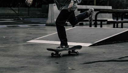 开云体育app-冰岛风暴席卷A组，布罗佐维奇大师级表现助球队力克泰国，世界杯赛场再掀北欧神话