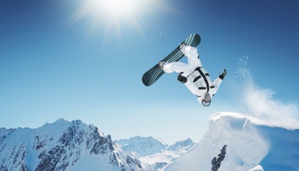 开云体育官网-那不勒斯争冠战，当迪巴拉的魔法撕碎曼城的钢铁城墙