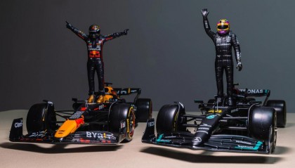 开云体育APP下载-哈斯车队鏖战红牛二队，拉塞尔惊艳四座