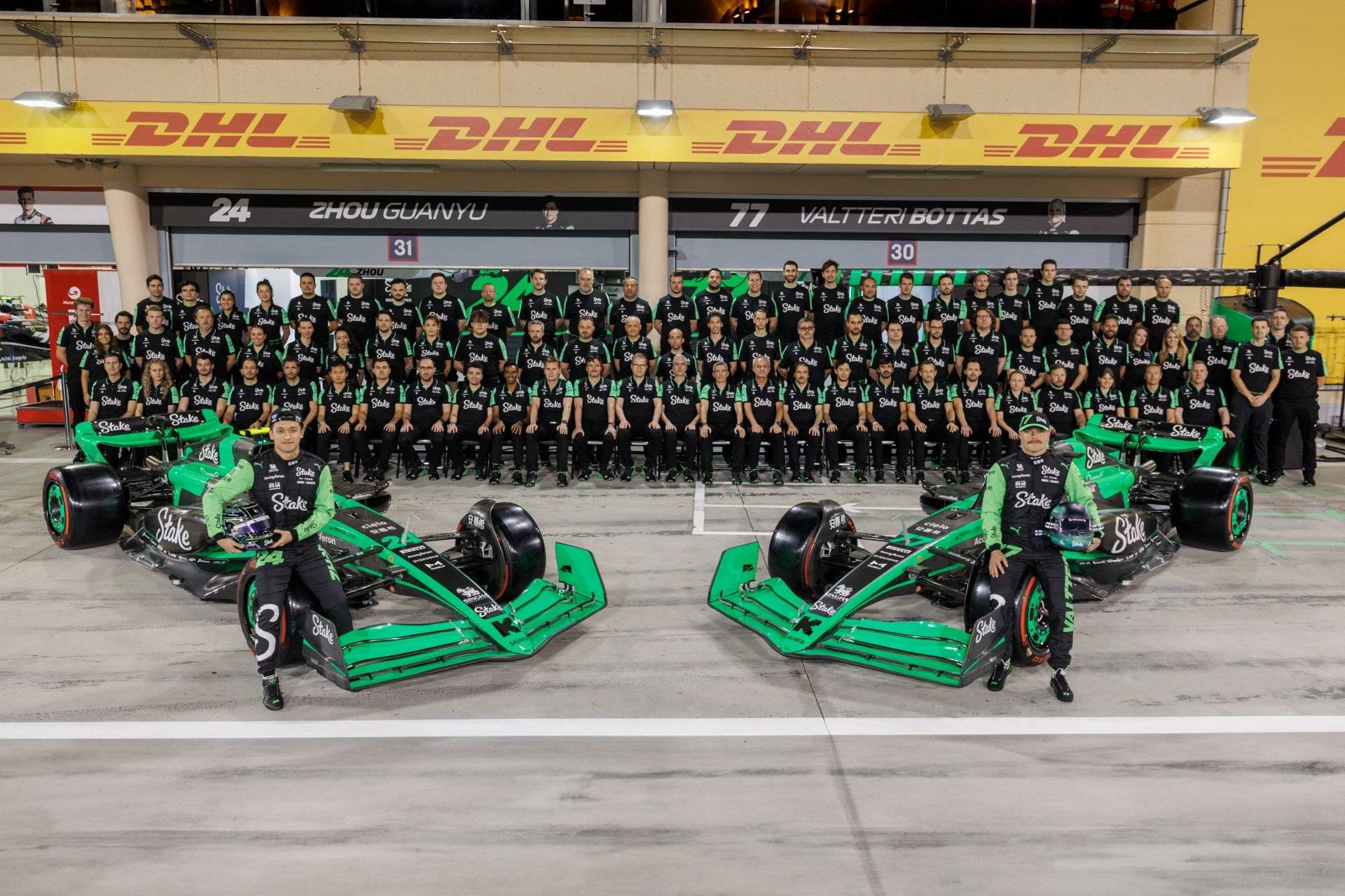 索伯车队鏖战阿斯顿马丁，勒克莱尔惊艳四座