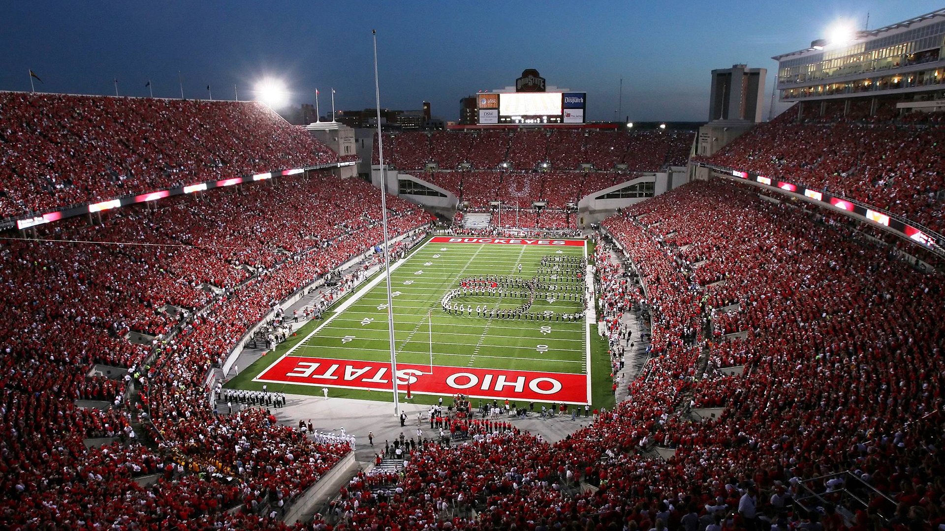 火箭碾压开拓者，杰伦格林在F1年度争冠接管比赛，跨界王者的速度革命