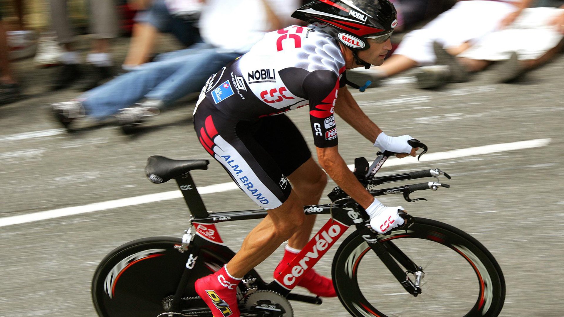 劳塔罗爆发刺穿叹息之墙，韩国铁血防守如何锁死AC米兰的华丽乐章